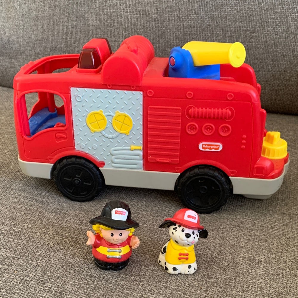 Fisher-Price Little People Talking Sounds Lights Red Fire Truck with Figures